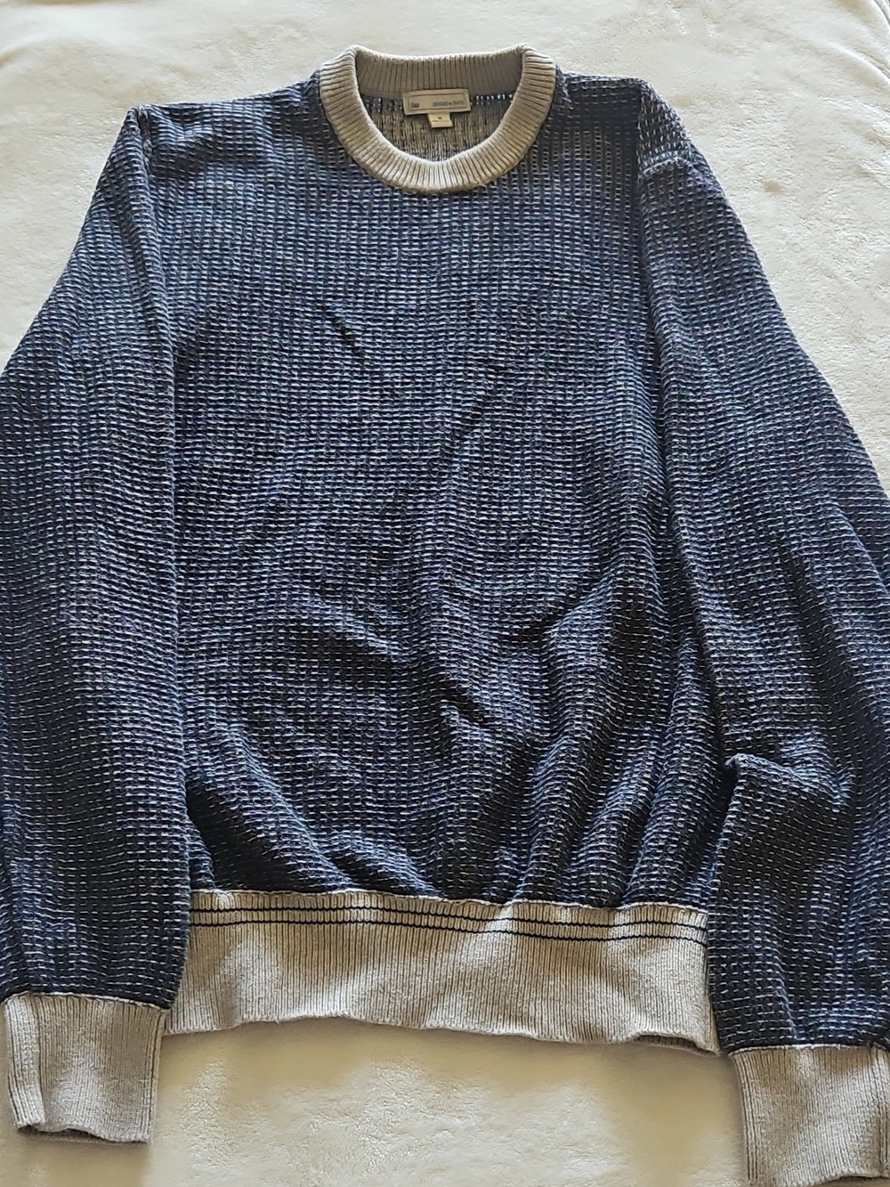GAP Navy Textured Crewneck Sweater with Cream Trim